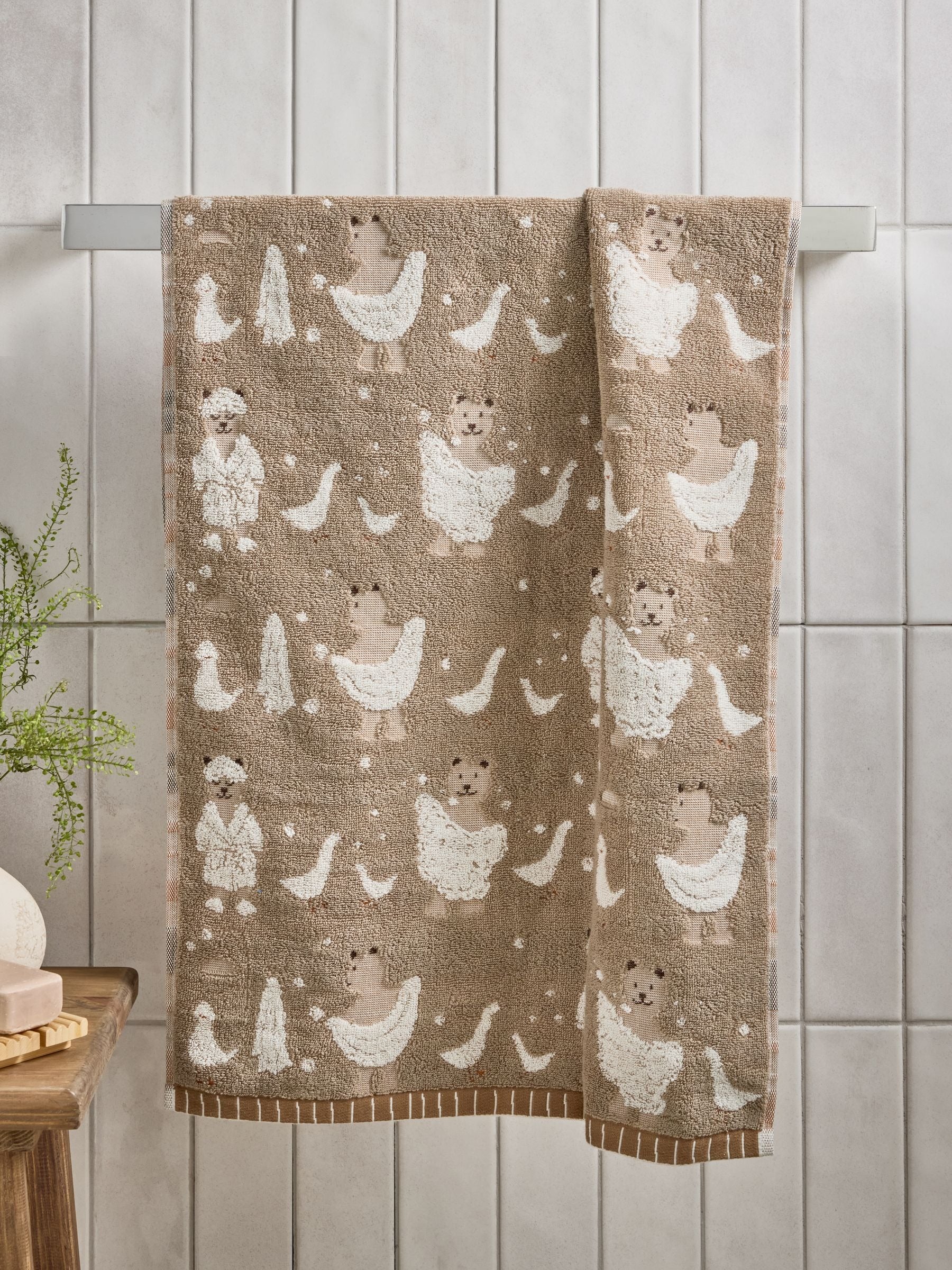 Bertie Woodland Cotton Spa Towel – Soft Luxury Bathroom Essential (90x50cm)